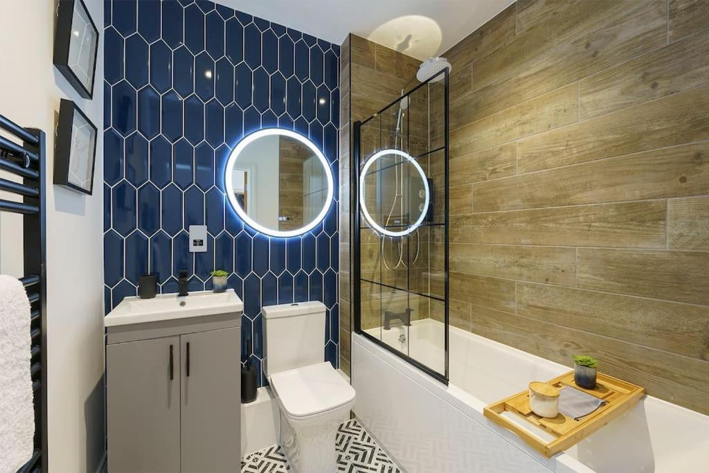 Lilyturf - 2 Bedroom Luxury Apartment By Mint Stays Bristol Buitenkant foto